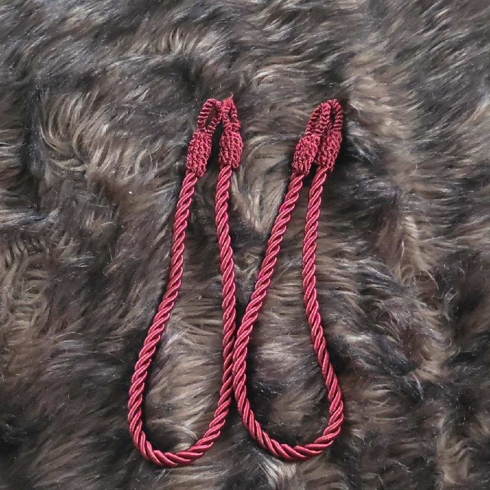 Elegant Red Twisted Rope - Picture 1 of 2
